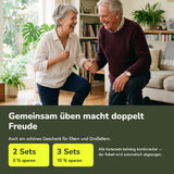 Paar ab 60 übt gemeinsam das Aufstehen vom Boden – Silver Moments Cards als Geschenk, mit Mengenrabatt ab 2 Sets